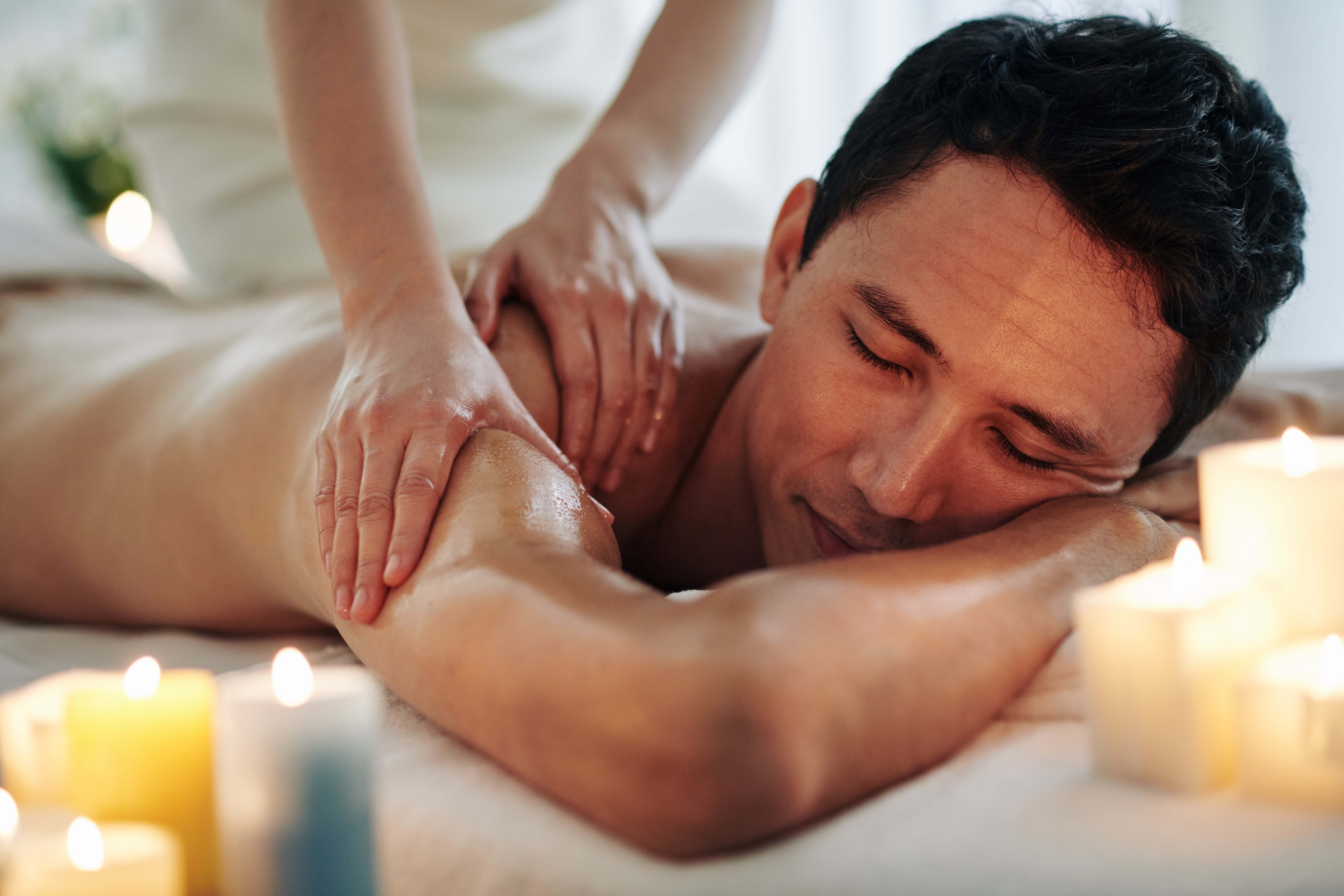 Overcome Shyness to Get the Best Male-Male Massage: A Guide for Beginners